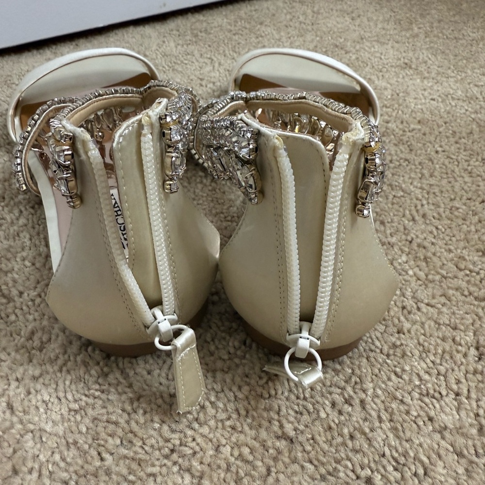 Badgley Mischka Crystal Embellished Ivory Satin Sandals Wedding Formal - Picture 9 of 12